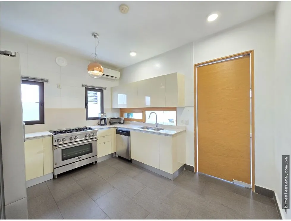 Venta de Casa en PH Barrioalto, Altos de Panamá