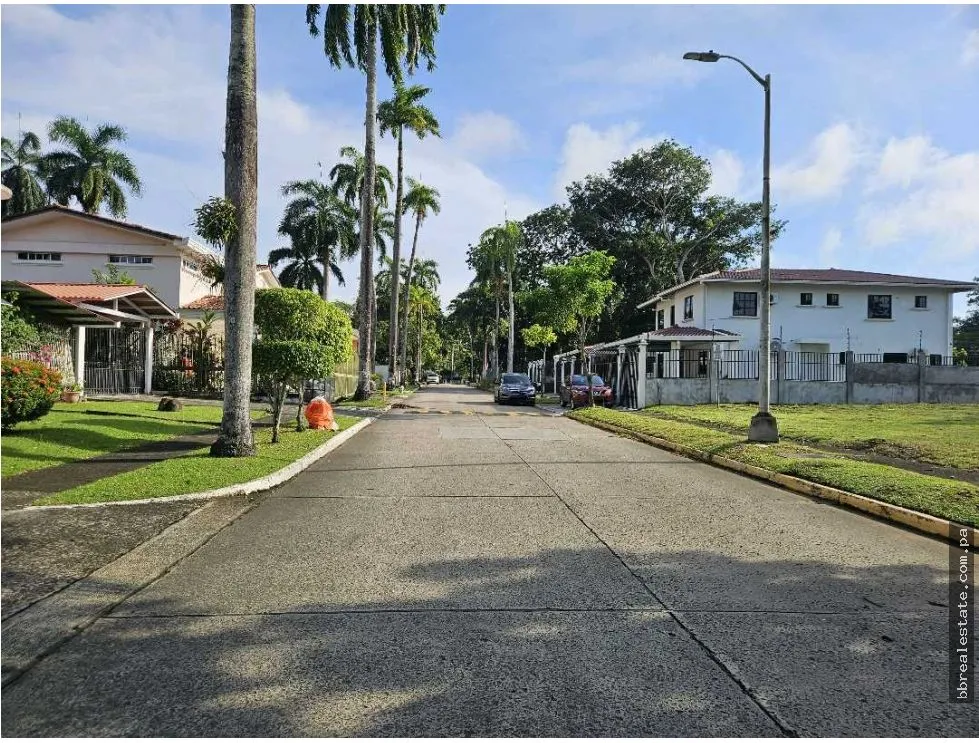 House for Sale in Curundu Heights