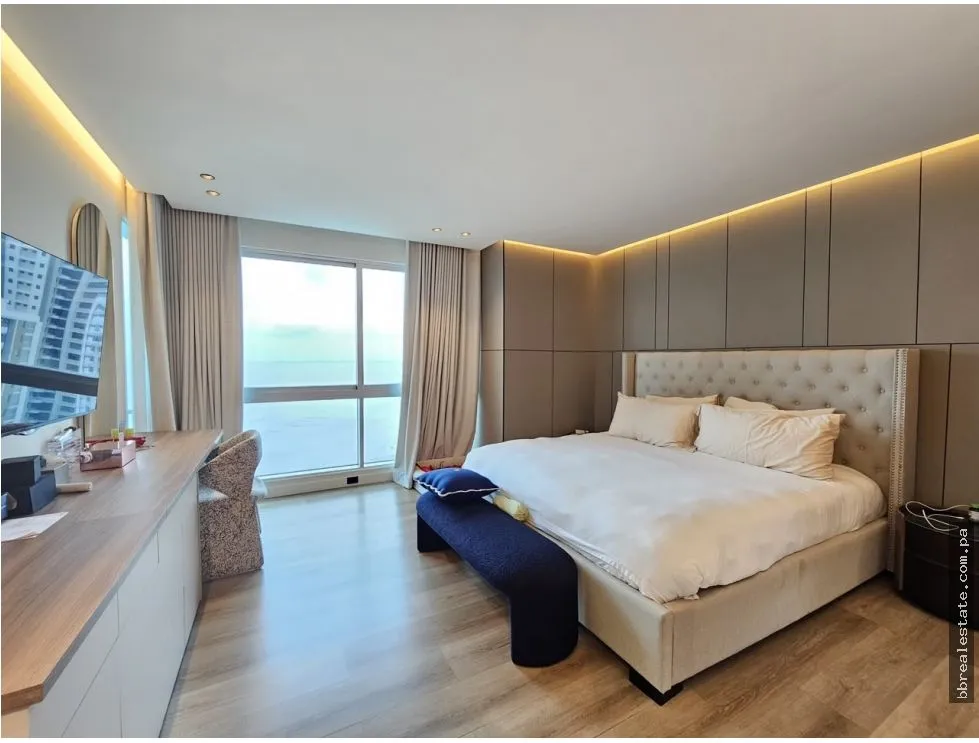 Sale of Apartment in Costa del Este, Ph Titanium