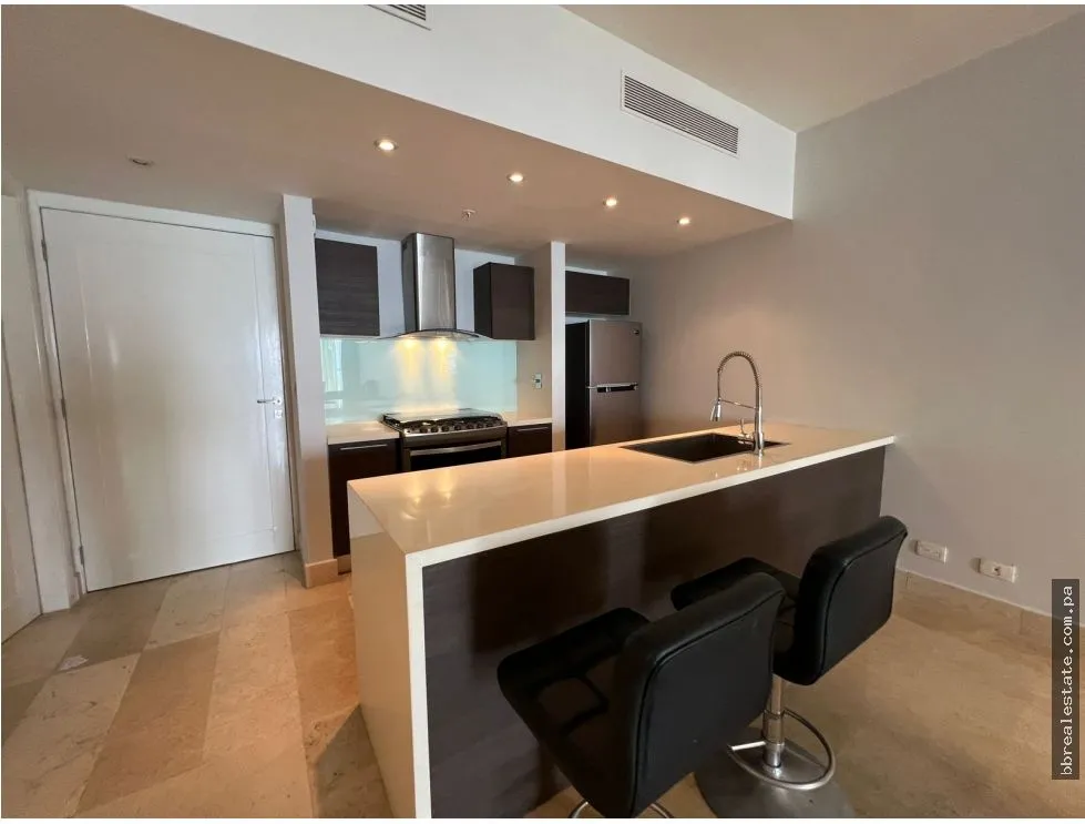 Apartment for Rent on Avenida Balboa, Ph Yoo