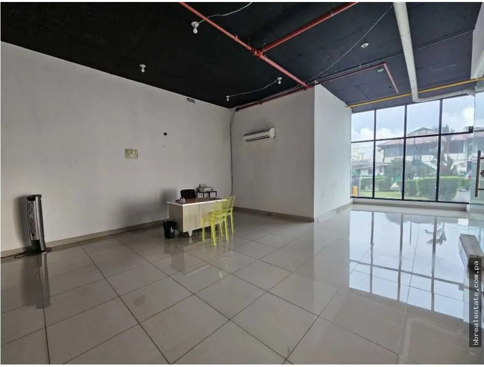 Commercial Space for Rent in Parque Lefevre
