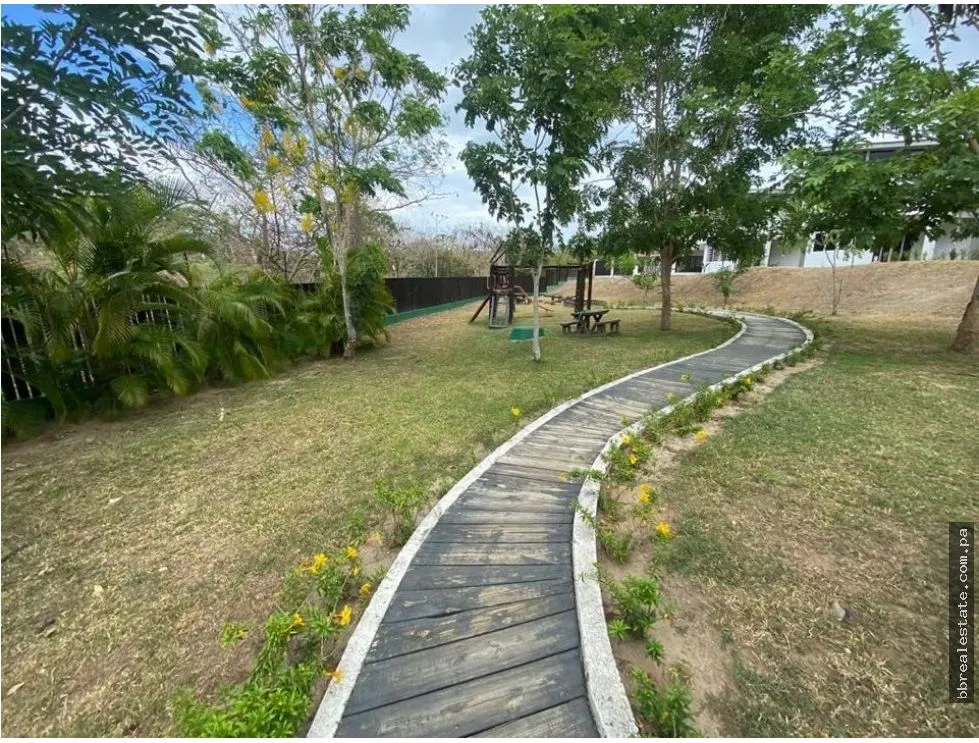 Venta de Casa de Playa en PH Paradise Point, Coronado