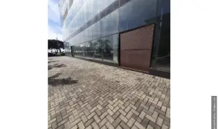 ALQUILER LOCAL COMERCIAL AV BALBOA NEGOCIABLE