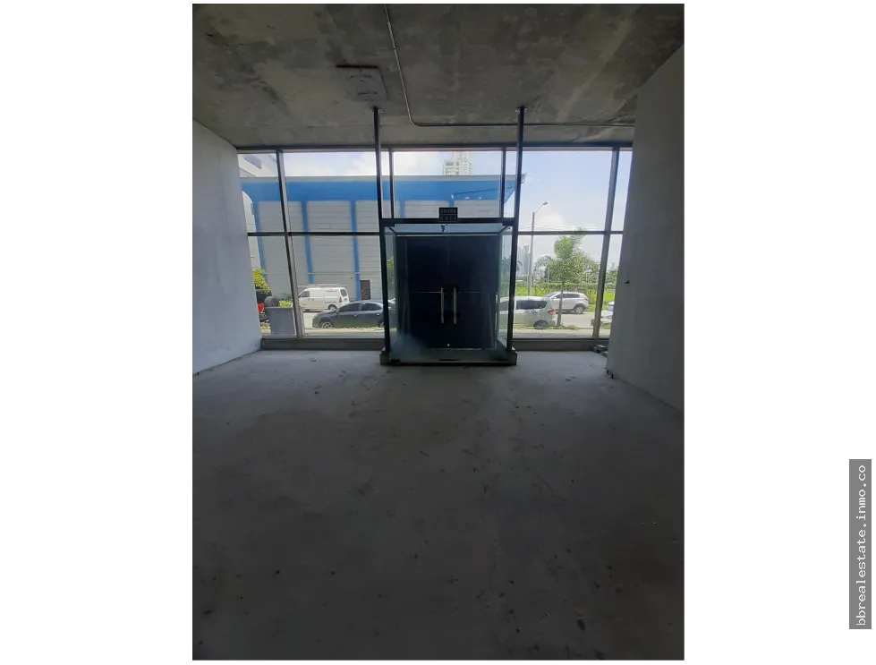 ALQUILER LOCAL COMERCIAL AV BALBOA NEGOCIABLE