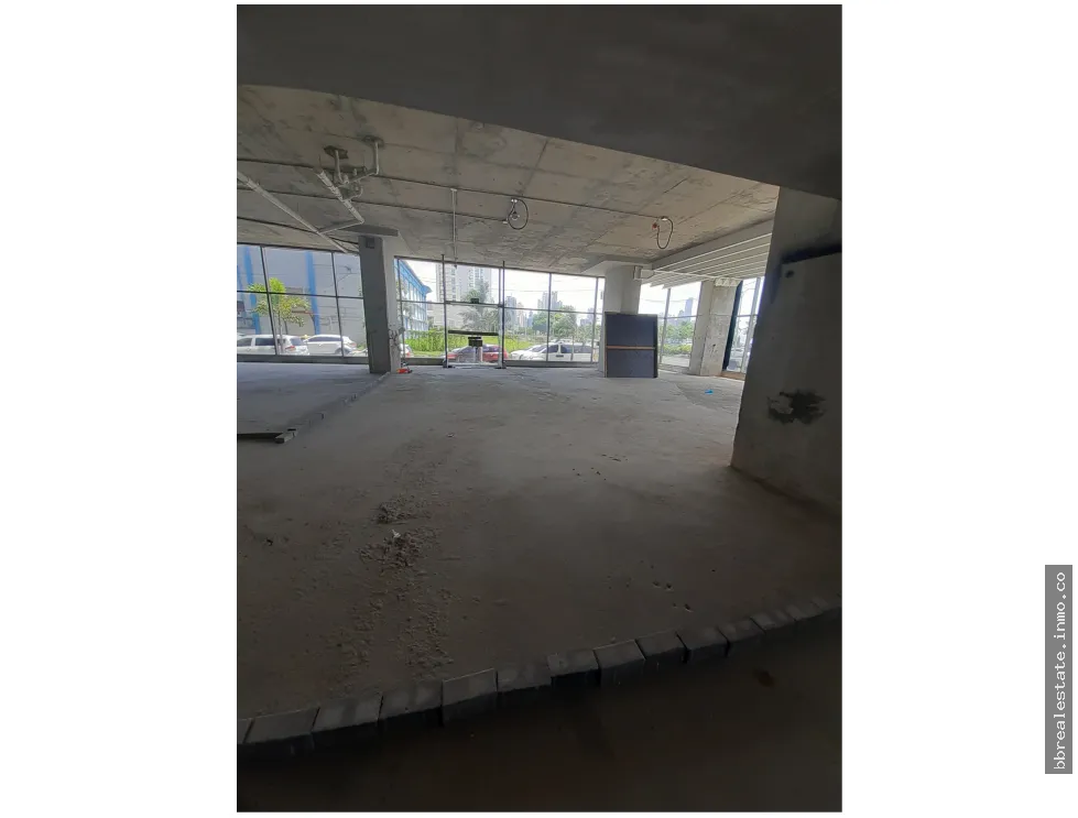 ALQUILER LOCAL COMERCIAL AV BALBOA NEGOCIABLE