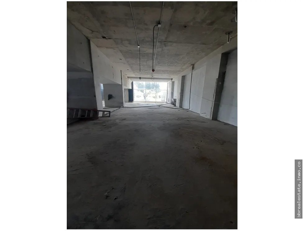 ALQUILER LOCAL COMERCIAL AV BALBOA NEGOCIABLE