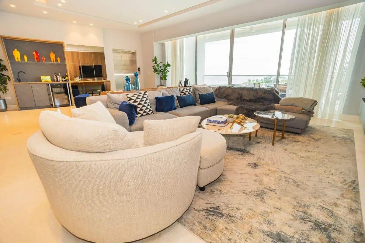 For Sale Exclusive Island Front 3BR apartment