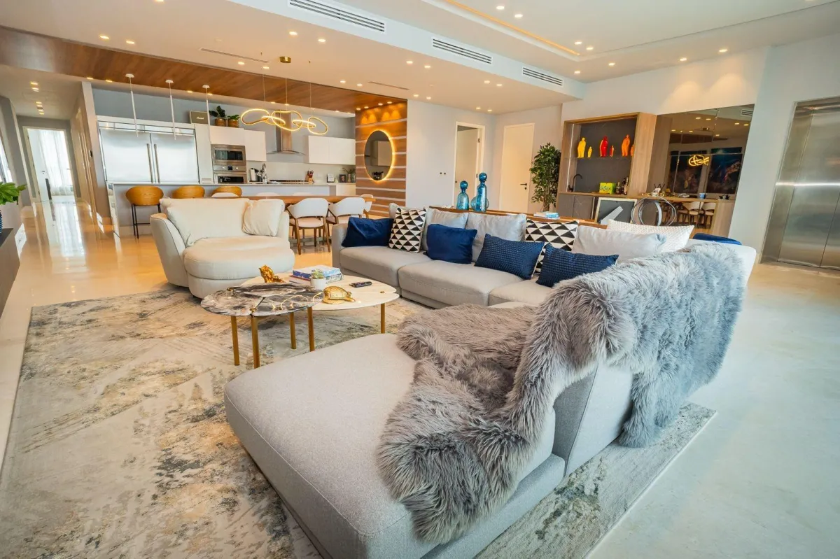 For Sale Exclusive Island Front 3BR apartment