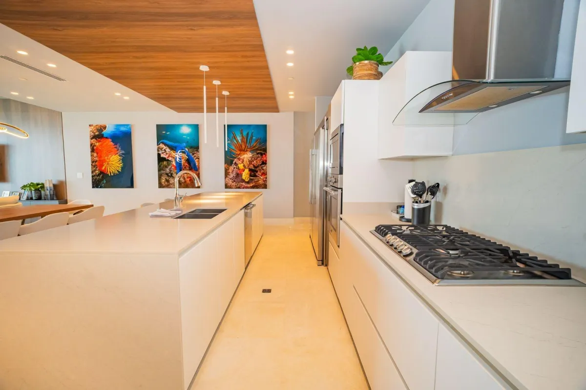 For Sale Exclusive Island Front 3BR apartment