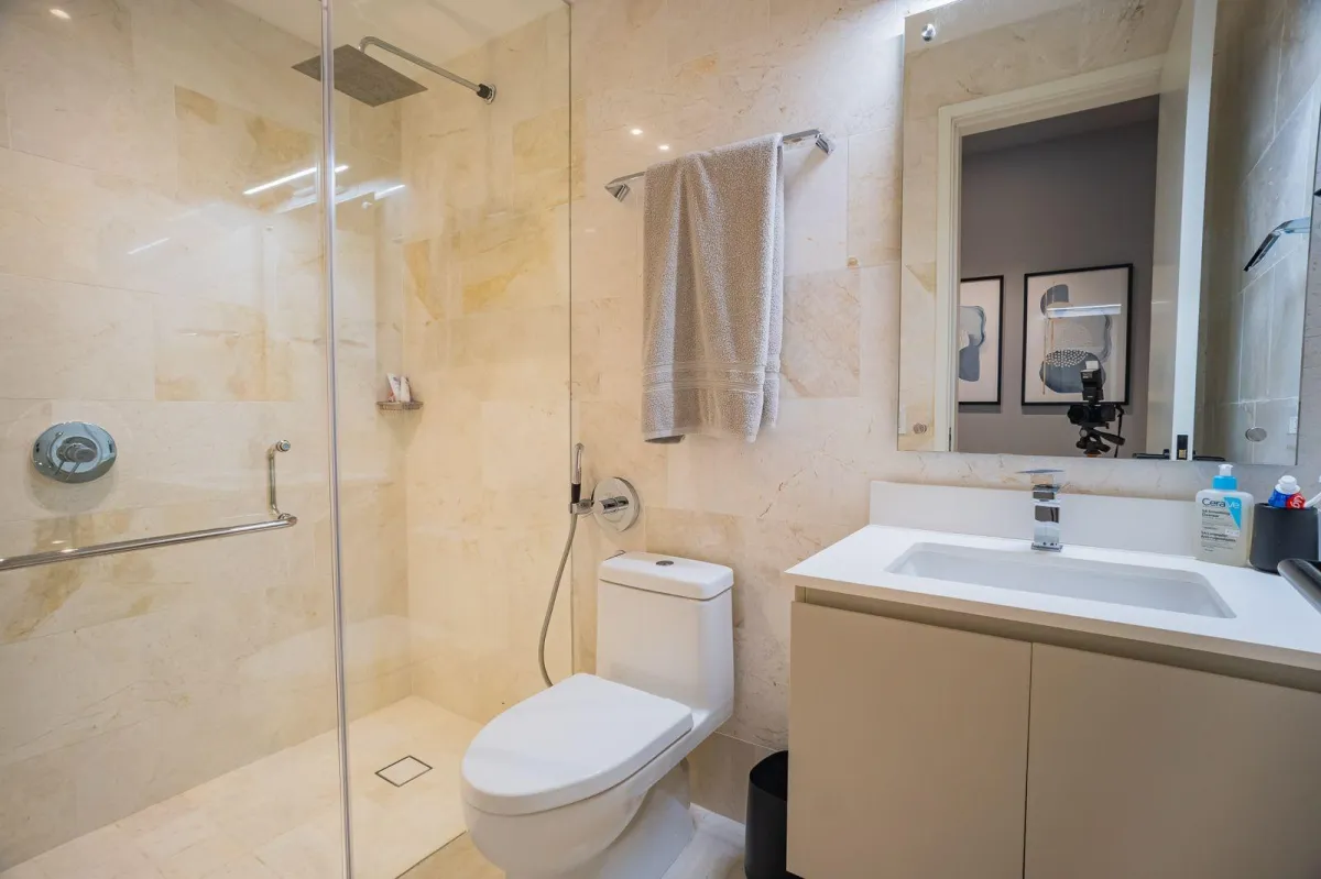 For Sale Exclusive Island Front 3BR apartment