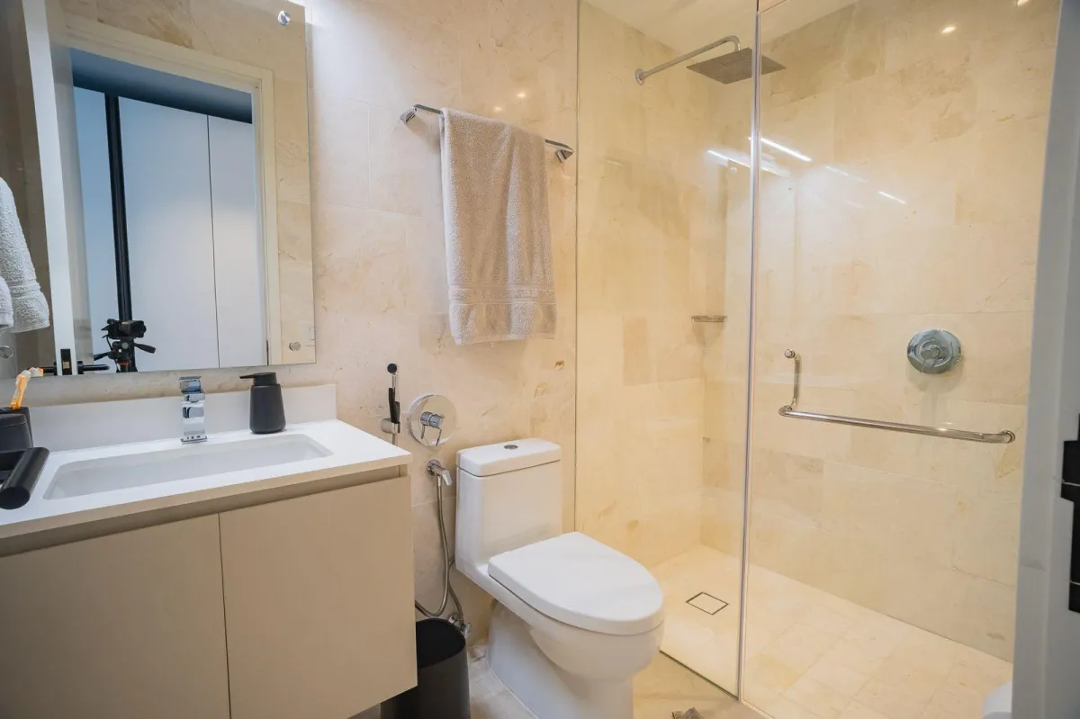 For Sale Exclusive Island Front 3BR apartment
