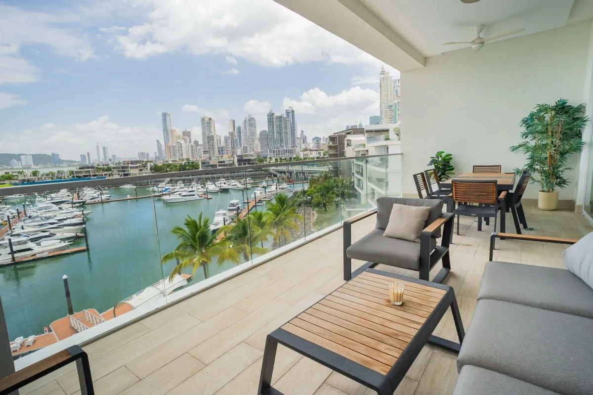 For Sale Exclusive Island Front 3BR apartment