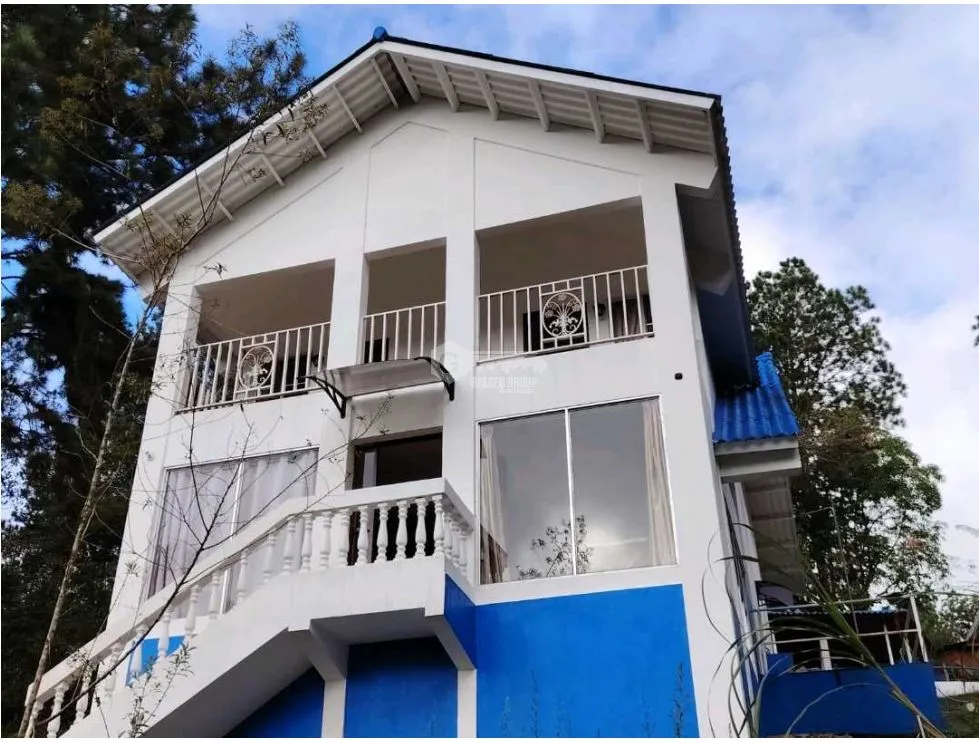 ALTOS DE CERRO AZUL / 3 BEDROOMS / 3 BATHROOMS / 2 STORIES