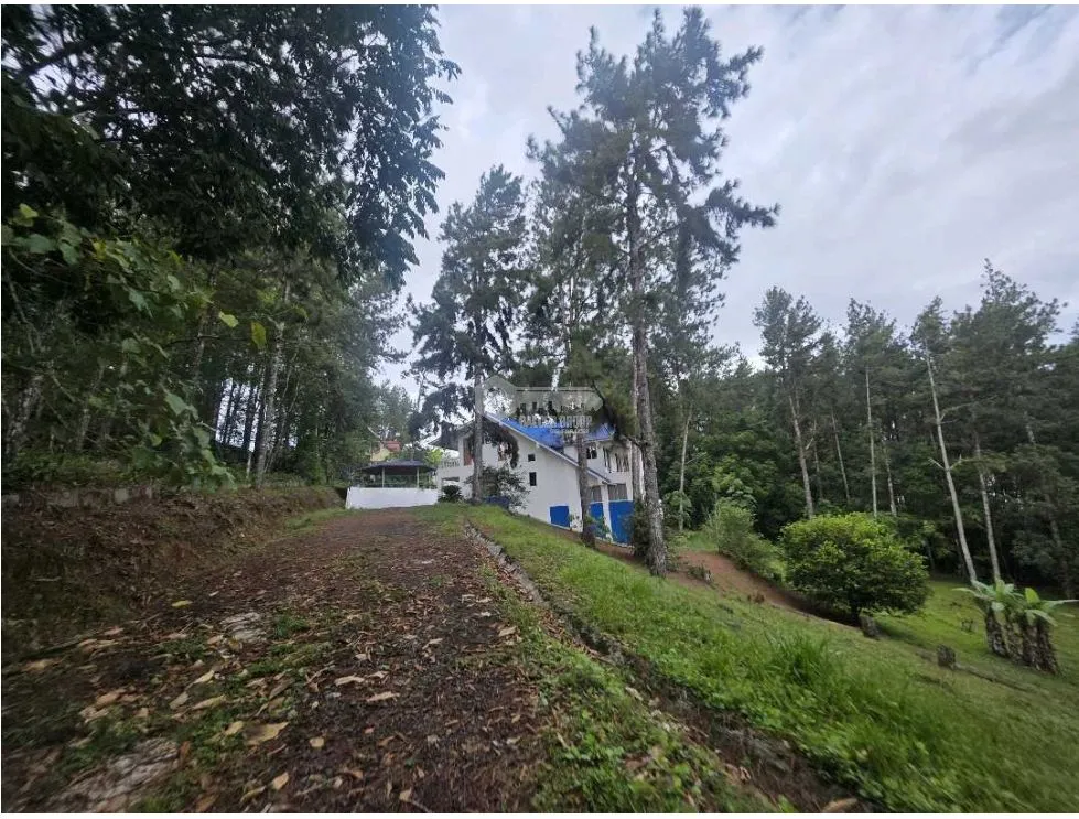 ALTOS DE CERRO AZUL / 3 BEDROOMS / 3 BATHROOMS / 2 STORIES