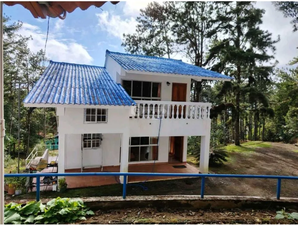 ALTOS DE CERRO AZUL / 3 BEDROOMS / 3 BATHROOMS / 2 STORIES