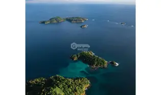 Complete Island / Chiriqui Gulf / 8 Hectares + 4000m2 / Negotiable