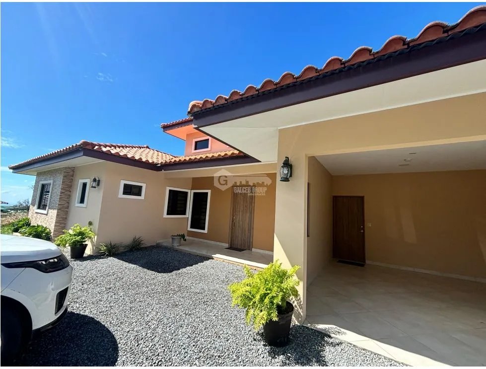 BOQUETE COUNTRY CLUB / 1704M2 / 2 BEDROOMS / 2 BATHROOMS / SPACIOUS GARDEN