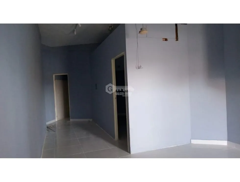 COMMERCIAL SPACE / AVENIDA LA PULIDA / PH RIO PLAZA / 55 M2 / EMPTY