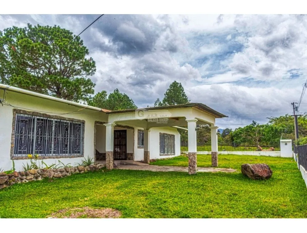 BOQUETE / ALTO BOQUETE / 1800M2 / 3 BEDROOMS / FULLY ENCLOSED
