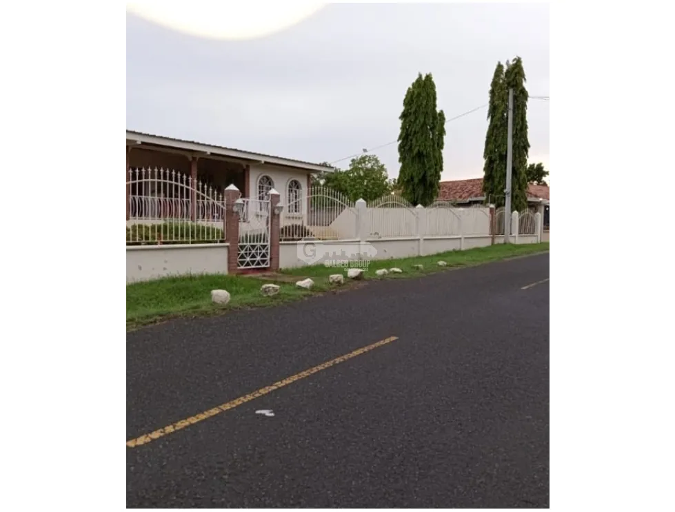VILLA DE LOS SANTOS / 1775 M2 / TERRACE / 20 MINUTES FROM BEACHES