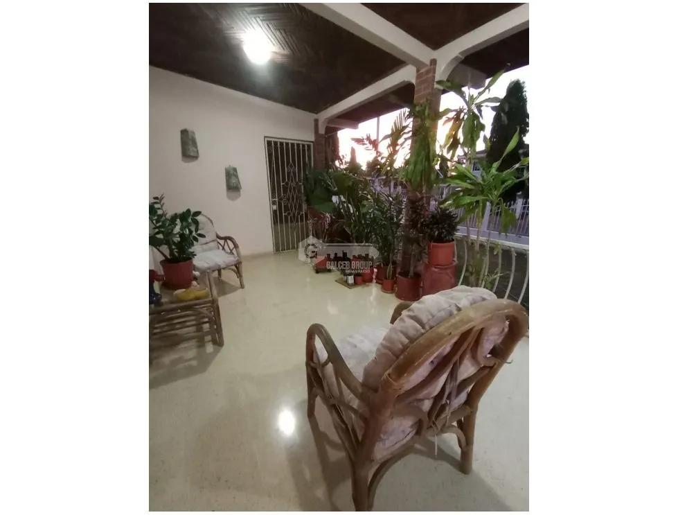 VILLA DE LOS SANTOS / 1775 M2 / TERRACE / 20 MINUTES FROM BEACHES