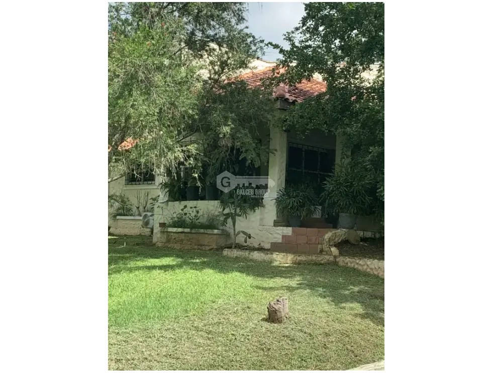 CHITRÉ / COUNTRY ESTATE / 4300 M2 / WITH GUEST HOUSE