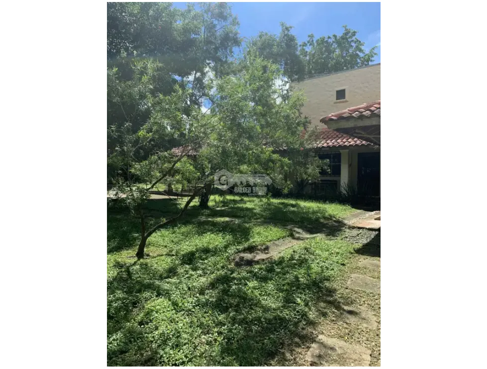 CHITRÉ / COUNTRY ESTATE / 4300 M2 / WITH GUEST HOUSE