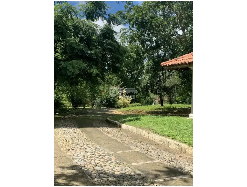 CHITRÉ / COUNTRY ESTATE / 4300 M2 / WITH GUEST HOUSE