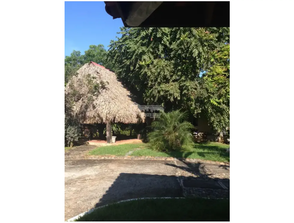 CHITRÉ / COUNTRY ESTATE / 4300 M2 / WITH GUEST HOUSE
