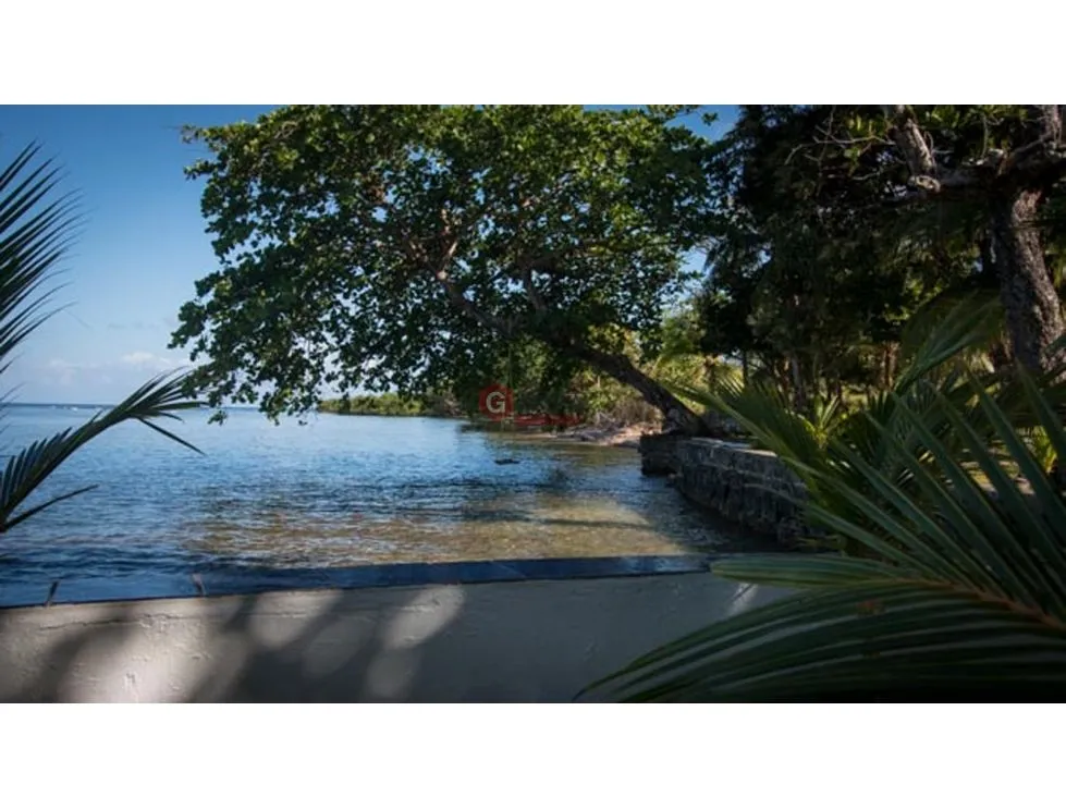 COMMERCIAL LAND / SWIMMING POOL / OCEANFRONT / PORTOBELO / 5500M