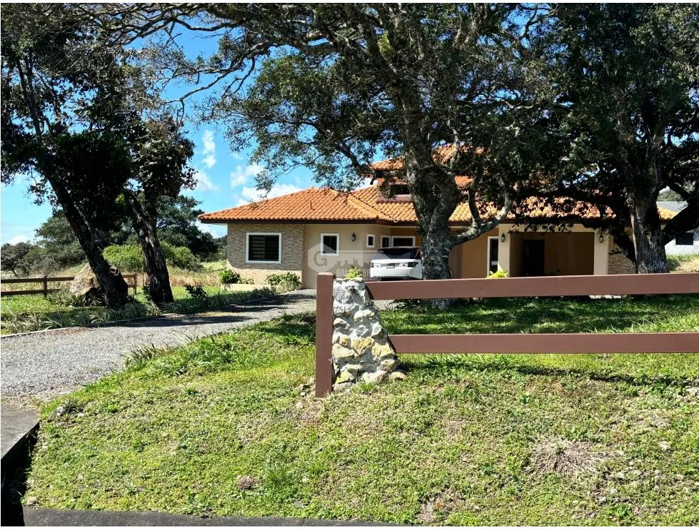 BOQUETE COUNTRY CLUB / 1500M2 / 3 BEDROOMS / TERRACE / GARDEN