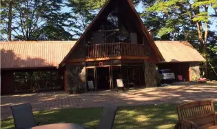 CERRO AZUL / PRIVATE ESTATE / 2 HOUSES / 4.5 HECTARES / 3 BEDROOMS