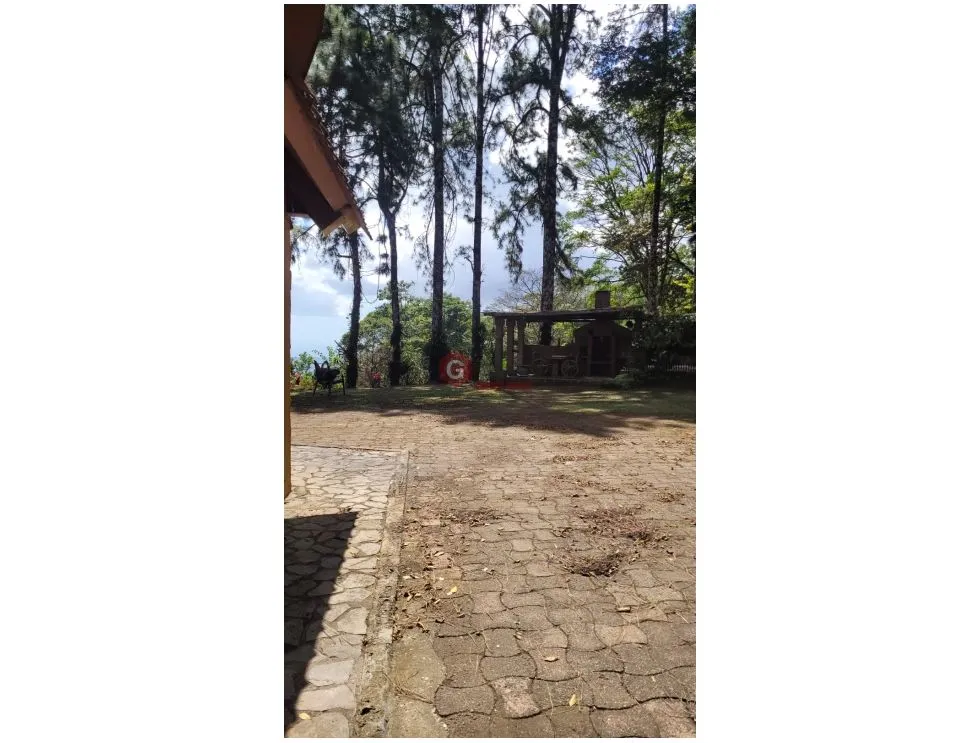 CERRO AZUL / PRIVATE ESTATE / 2 HOUSES / 4.5 HECTARES / 3 BEDROOMS