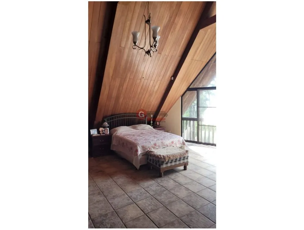 CERRO AZUL / PRIVATE ESTATE / 2 HOUSES / 4.5 HECTARES / 3 BEDROOMS