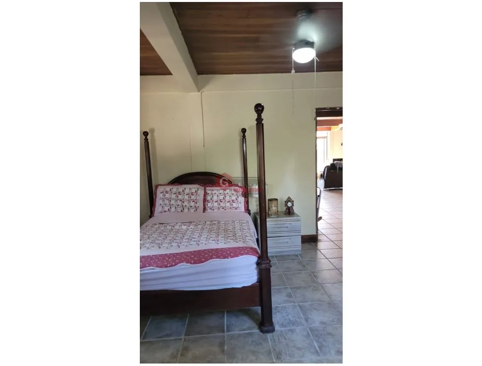 CERRO AZUL / PRIVATE ESTATE / 2 HOUSES / 4.5 HECTARES / 3 BEDROOMS