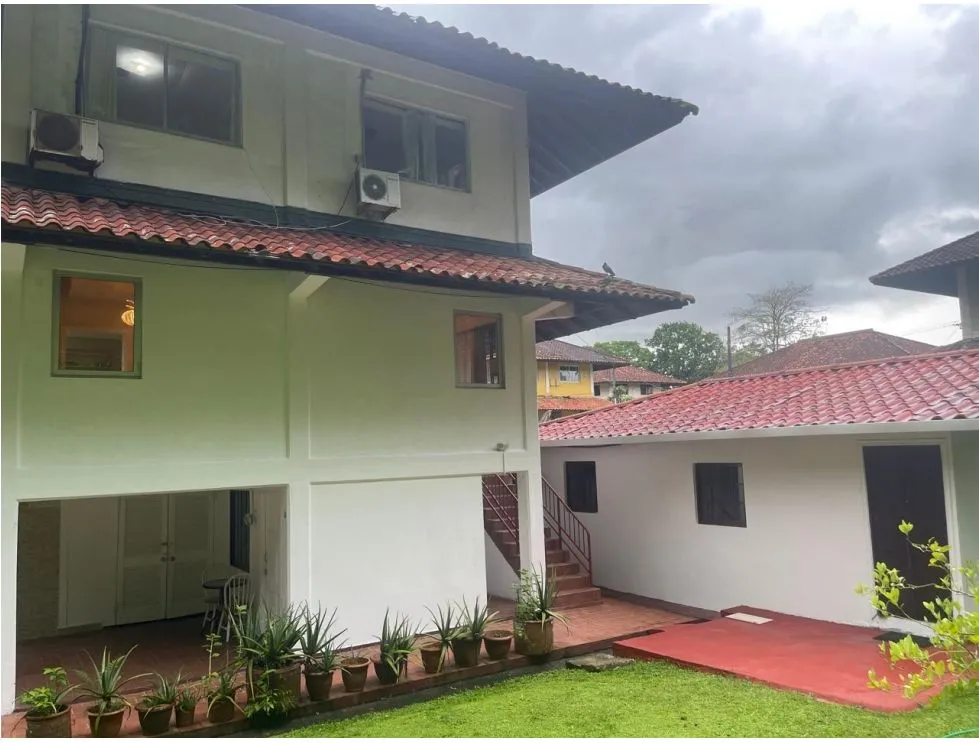 COLON / CRISTOBAL / ESPINAR / HOUSE + 2 APARTMENTS / 320 M