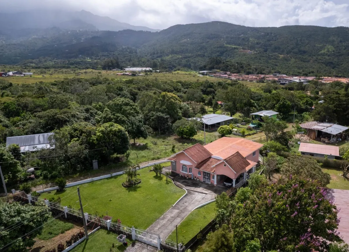 Casa en Alto Boquete completamente amueblada en venta
