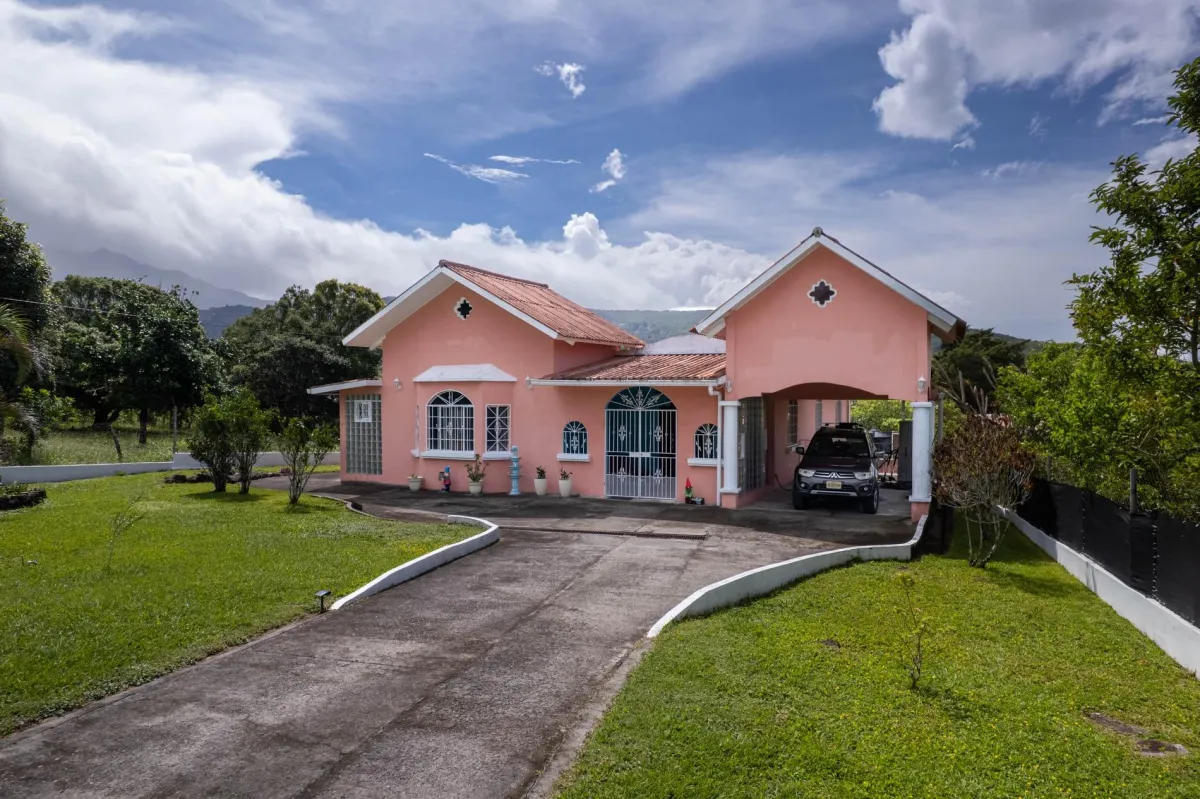 Casa en Alto Boquete completamente amueblada en venta
