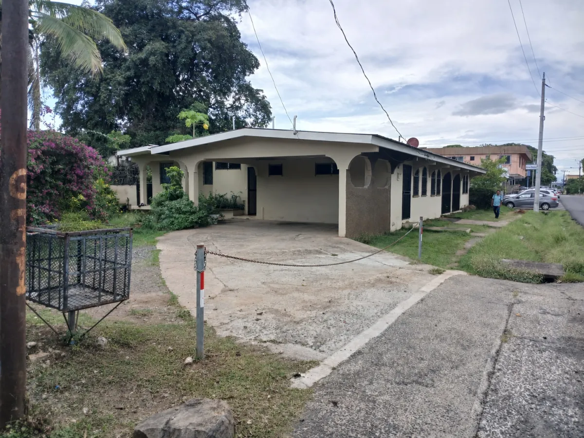 SE VENDE PROPIEDAD COMERCIAL