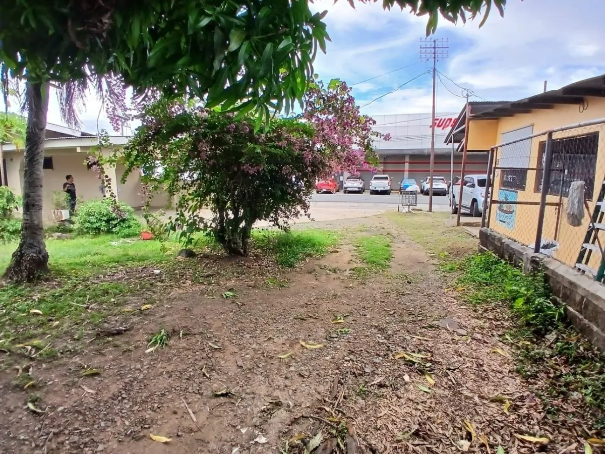 SE VENDE PROPIEDAD COMERCIAL