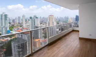 El Cangrejo, Bella Vista, Panama City – Spacious 3-Bedroom Apartment with 2 Parking Spaces