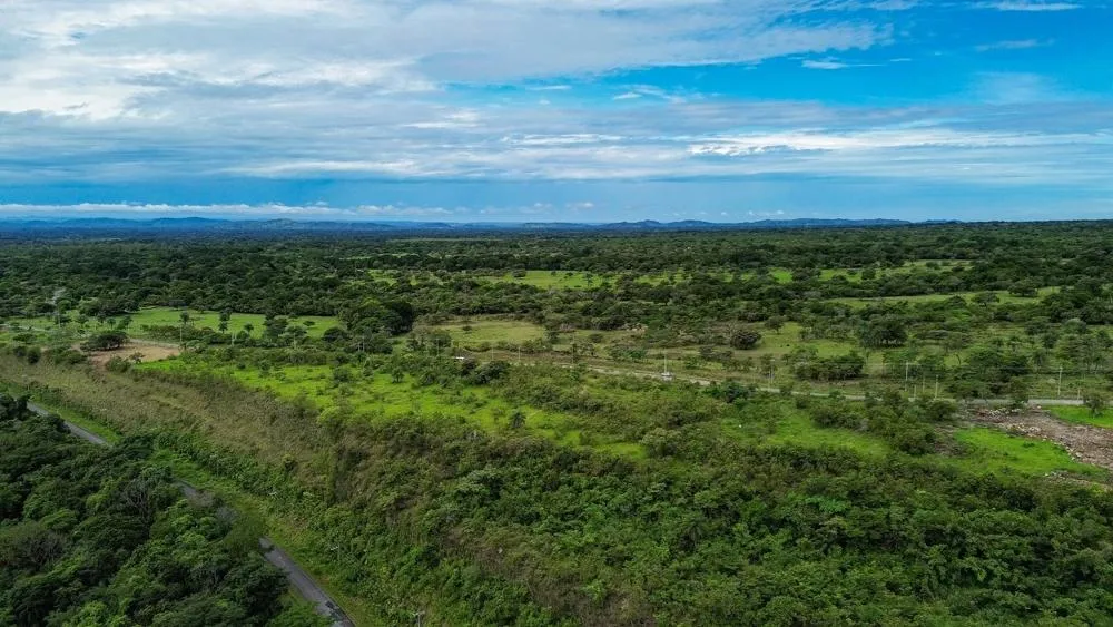 Se vende Terreno de 1 Hectárea con Vistas a la Montaña en Caldera