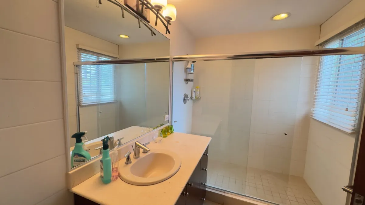 Venta de Casa en Residencial Llanos de Curundú, Ancón