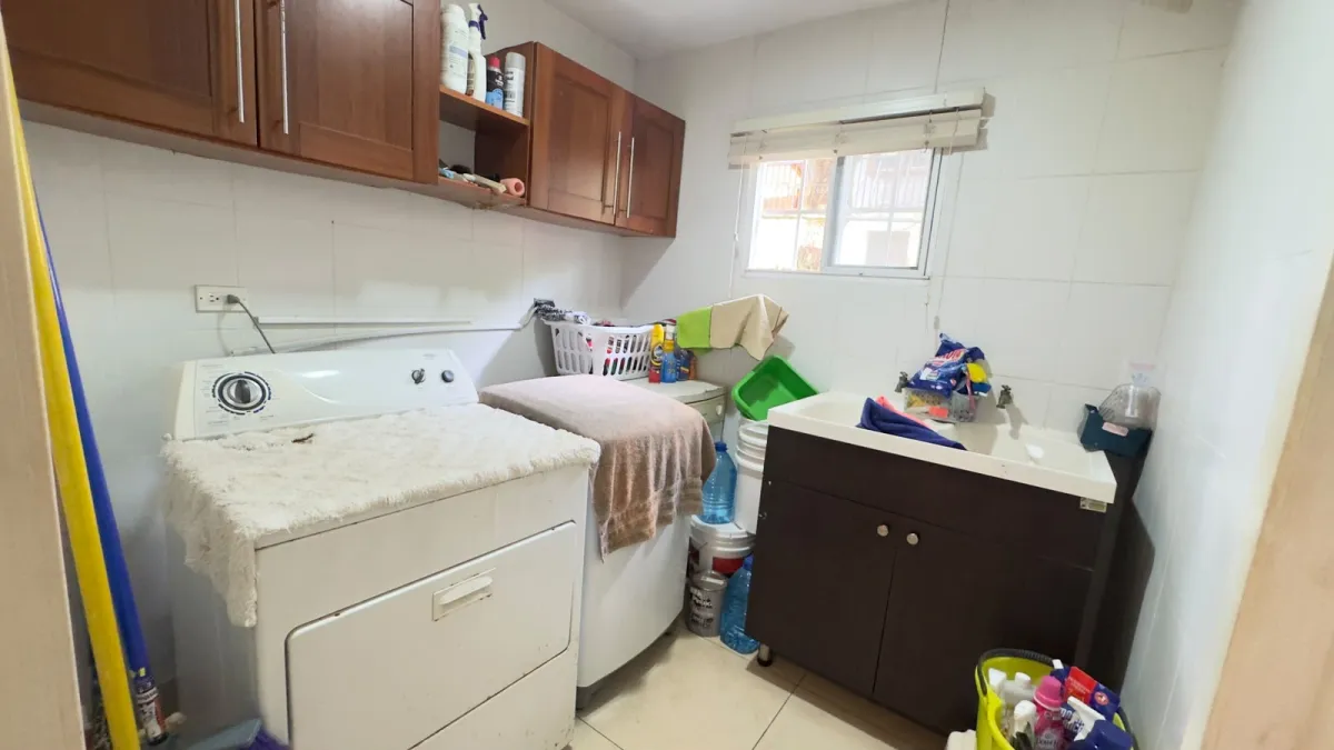 Venta de Casa en Residencial Llanos de Curundú, Ancón