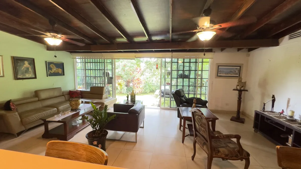 Venta de Casa en Residencial Llanos de Curundú, Ancón
