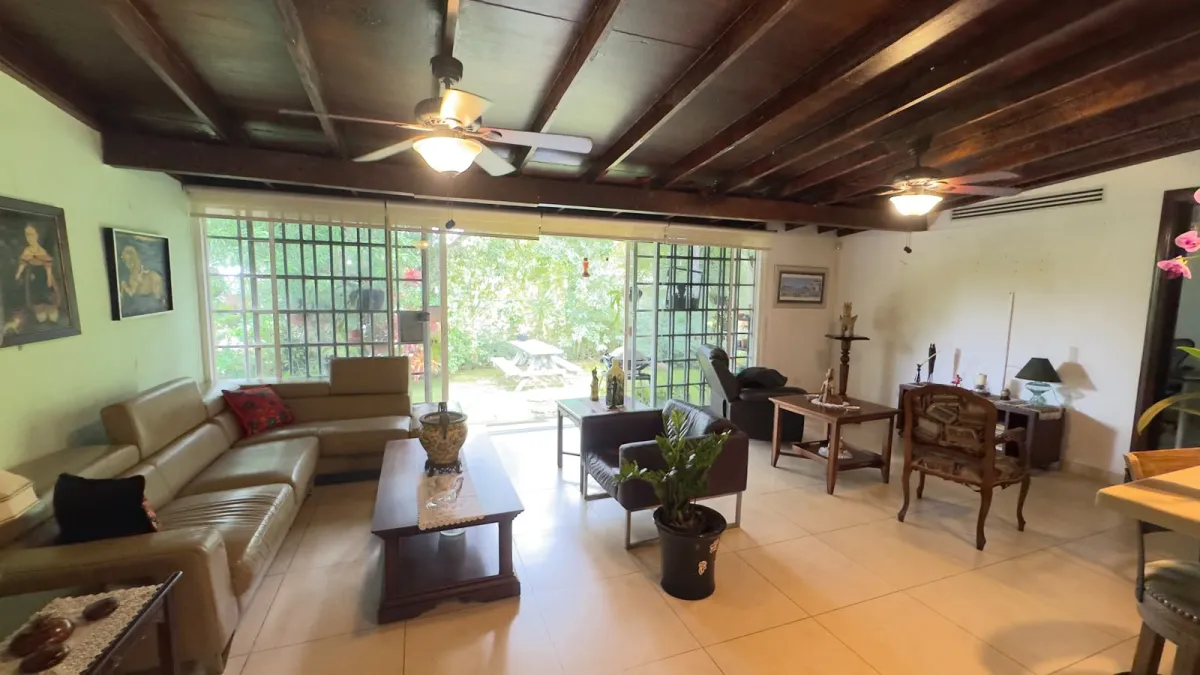 Venta de Casa en Residencial Llanos de Curundú, Ancón