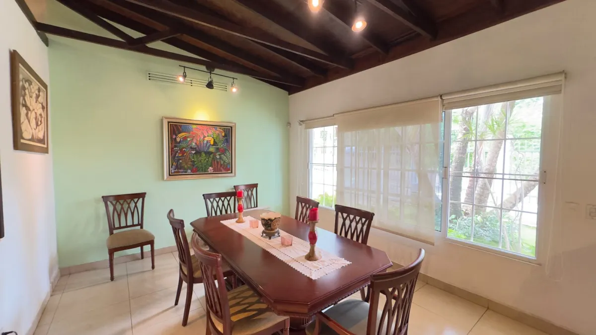 Venta de Casa en Residencial Llanos de Curundú, Ancón