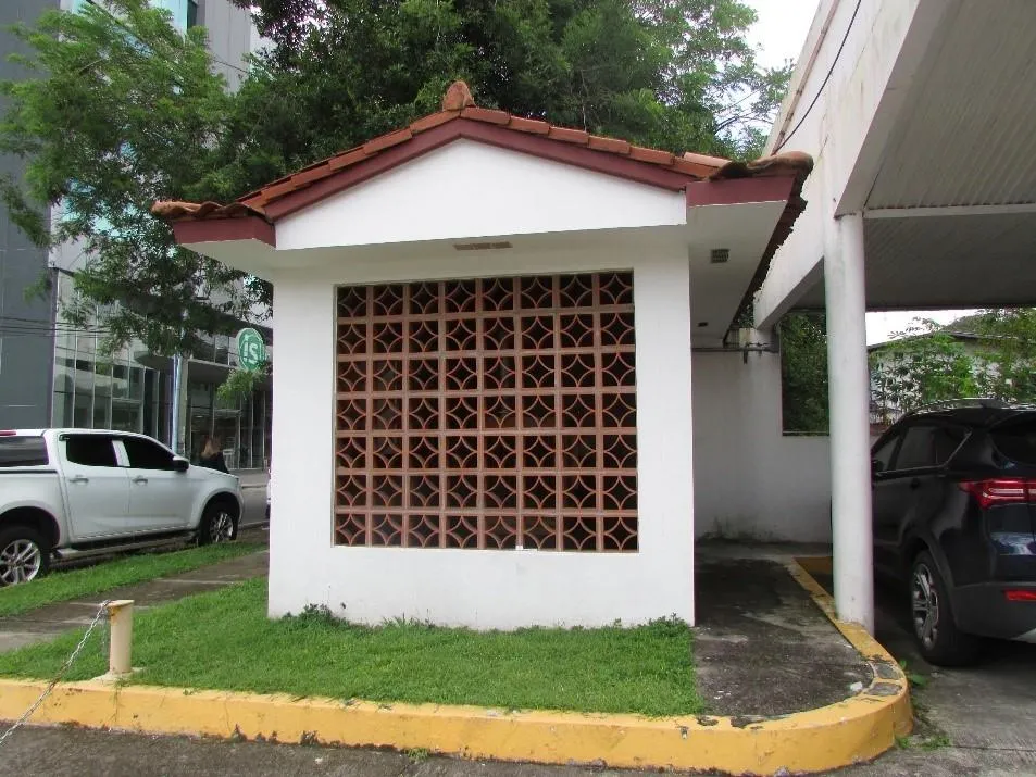 COMMERCIAL BUILDING