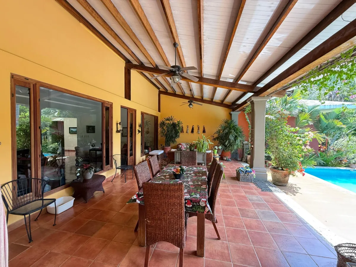 Spectacular House in Chitré