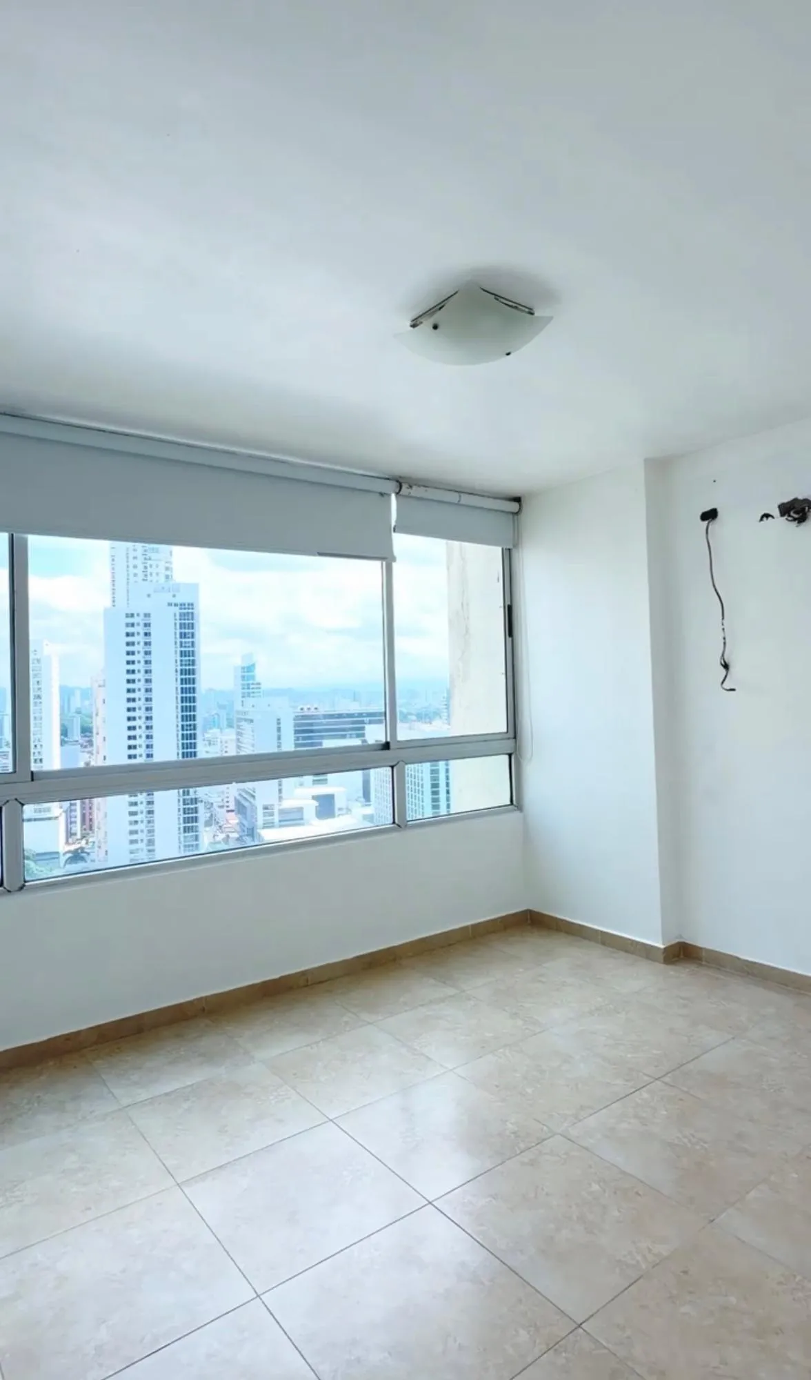 Apartment for sale facing the sea
